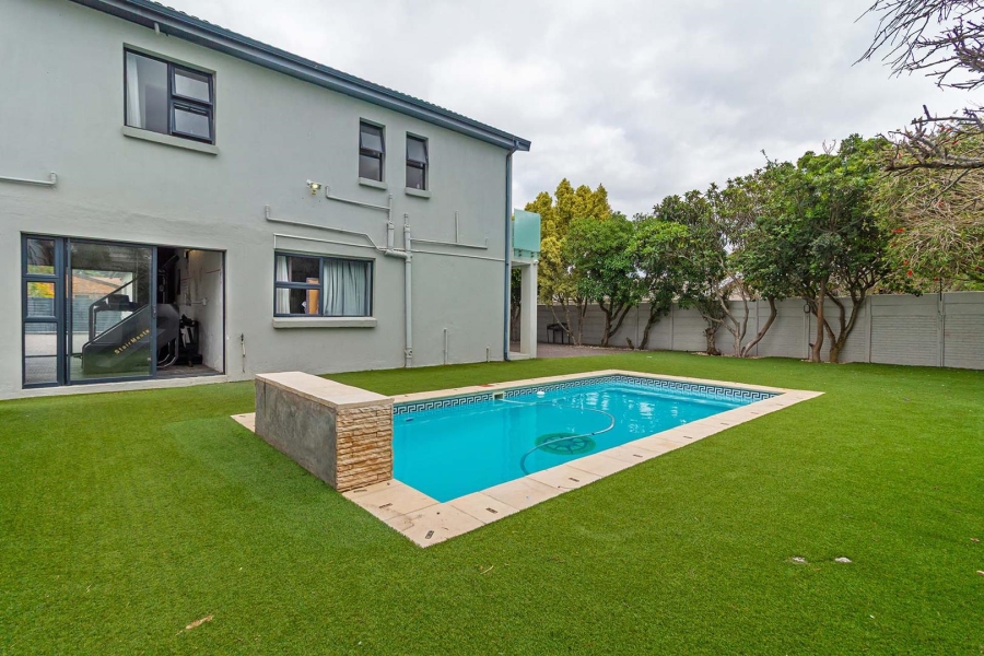 8 Bedroom Property for Sale in Milnerton Ridge Western Cape